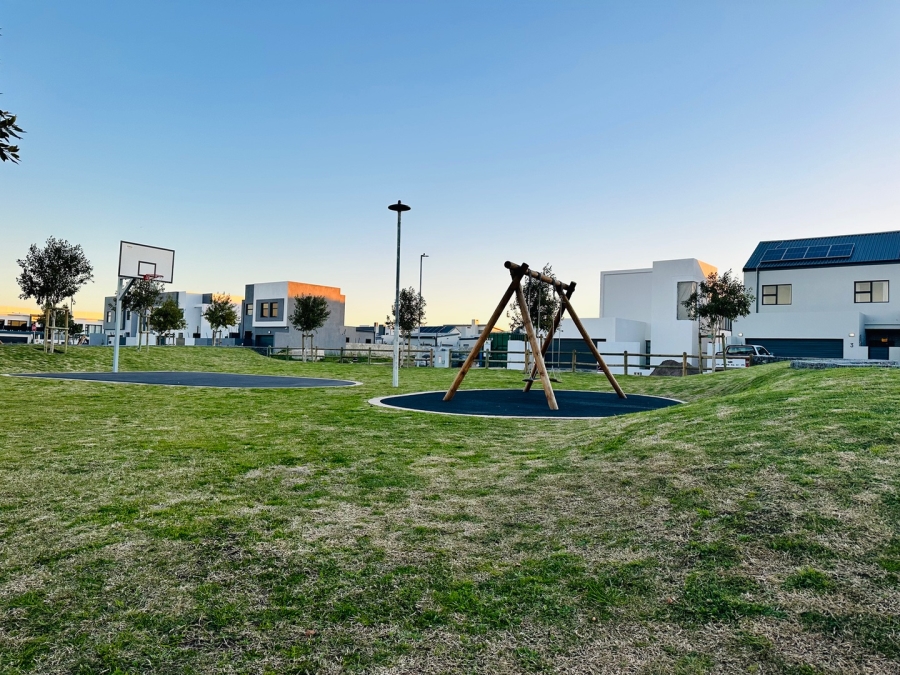 5 Bedroom Property for Sale in Sandown Western Cape